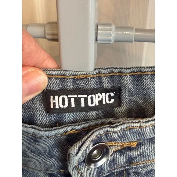 Hot Topic Womens Jeans Wide Leg Butterfly Applique Blue Wash Size 5 - Picture 4 of 11